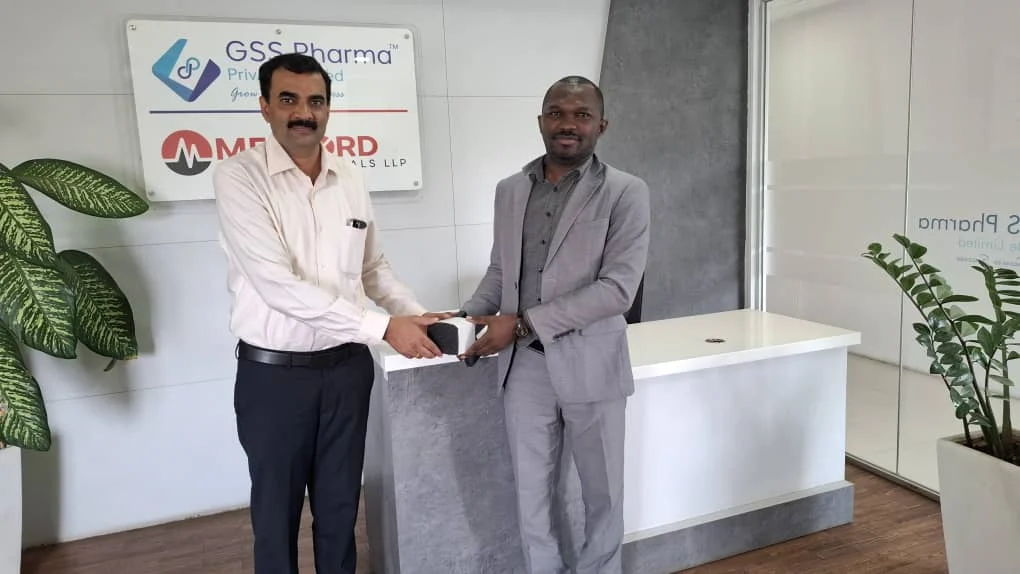 A professional meeting between SIC PHARMA and a partner